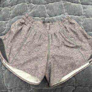 Lululemon Heathered Gray Hotty Hots 2.5